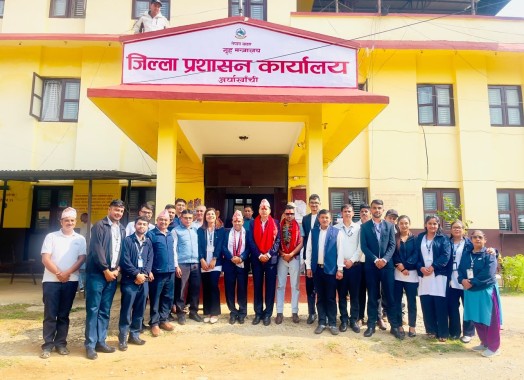 यस कार्यालयबाट सरुवा भई जानु भएका प्रमुख जिल्ला अधिकारी श्री तोयनारायण सुवेदी र प्रशासकीय अधिकृत बिसाल खनालको बिदाई तथा फेरिभेटौला साथै यस जिल्लालाई कार्यक्षेत्र बनाई आउनु भएका स.प्र.जि.अ. भक्तिराम मरासिनी र नायब सुब्वा विनोद कुवरलाई स्वागत गर्दै।